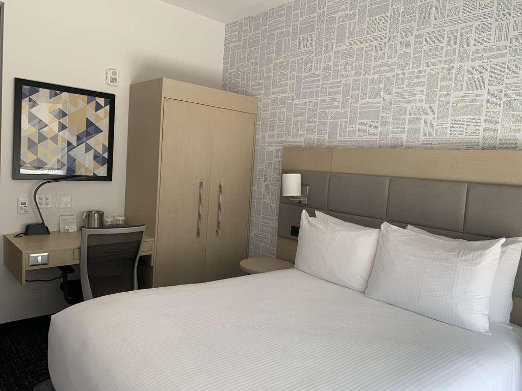 Aiden By Best Western Berkeley Room photo